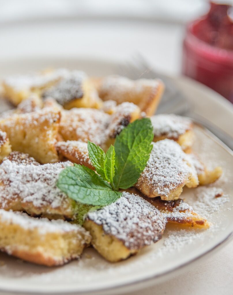 Wirt
Auch im saftigen, süßen Kaiserschmarrn sind Eier drin. Mmmhmmm!